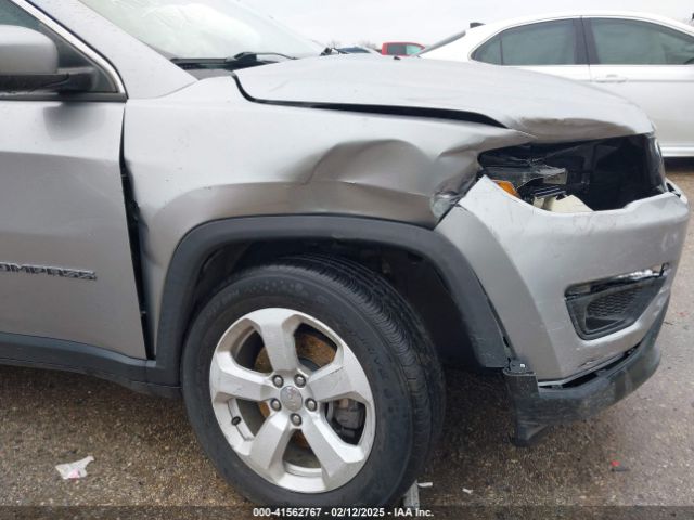 3C4NJCBB7JT226303 Jeep Compass Latitude Fwd