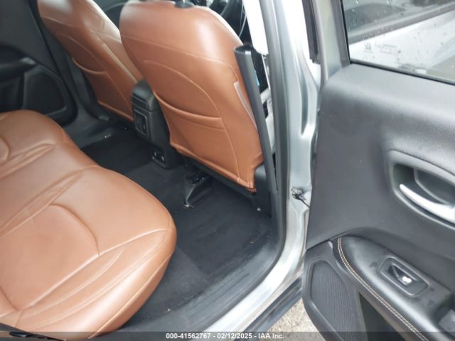 3C4NJCBB7JT226303 Jeep Compass Latitude Fwd