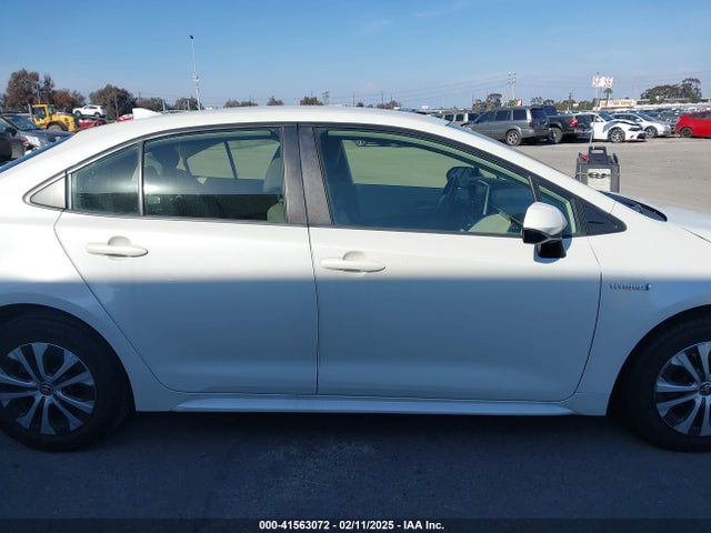 JTDEAMDE1MJ030477 Toyota Corolla Hybrid Le