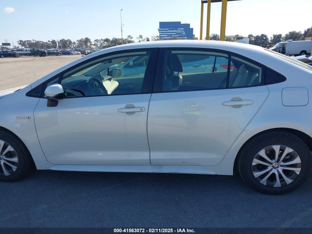 JTDEAMDE1MJ030477 Toyota Corolla Hybrid Le