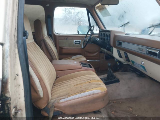 1988 GMC SUBURBAN 1GKGV26KXJF536462 Photo 4