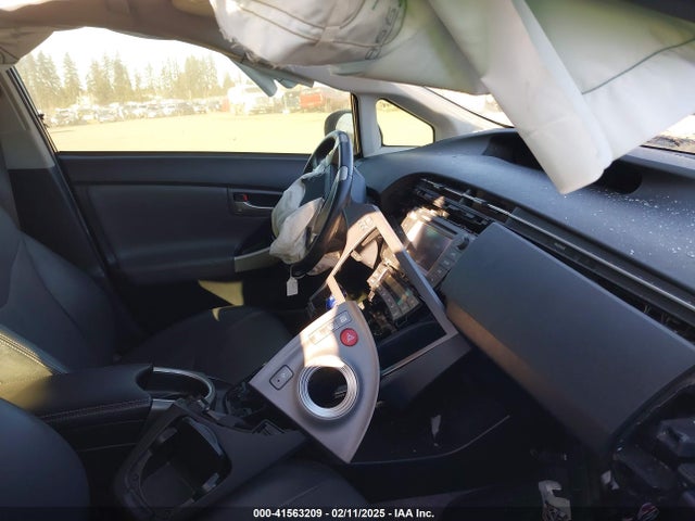 Toyota Prius Five 2014 JTDKN3DU3E0379351 Image 5