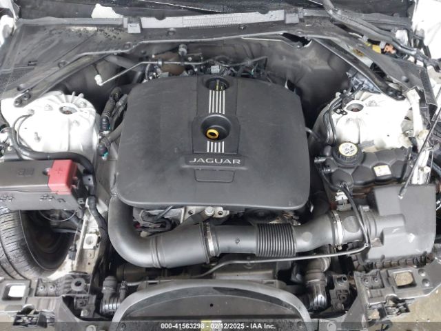 2017 JAGUAR XE SAJAR4BG1HA972547 Photo 9