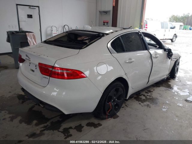2017 JAGUAR XE SAJAR4BG1HA972547 Photo 3