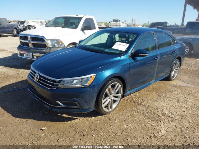 Volkswagen Passat 2018 1VWAA7A39JC012678 Image 2