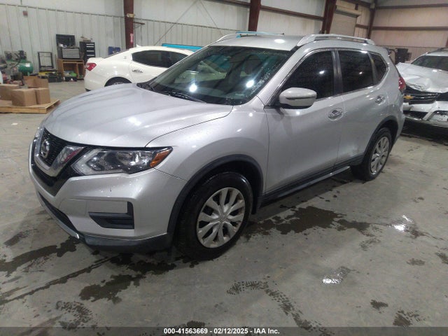 Nissan ROGUE S 2017 KNMAT2MT4HP502900 Image 2