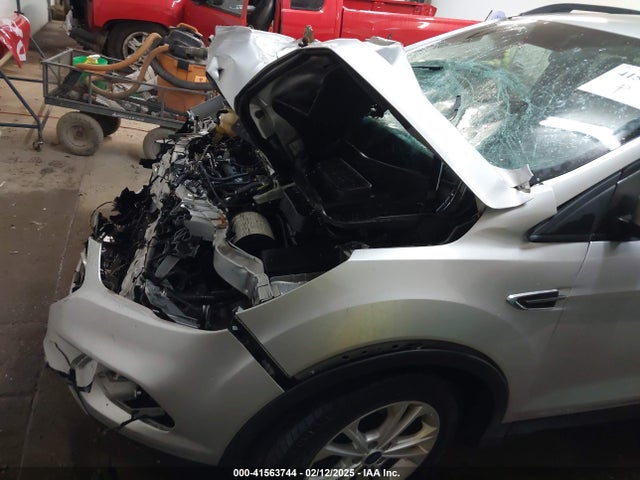 1FMCU9GDXHUA83838 Ford ESCAPE SE