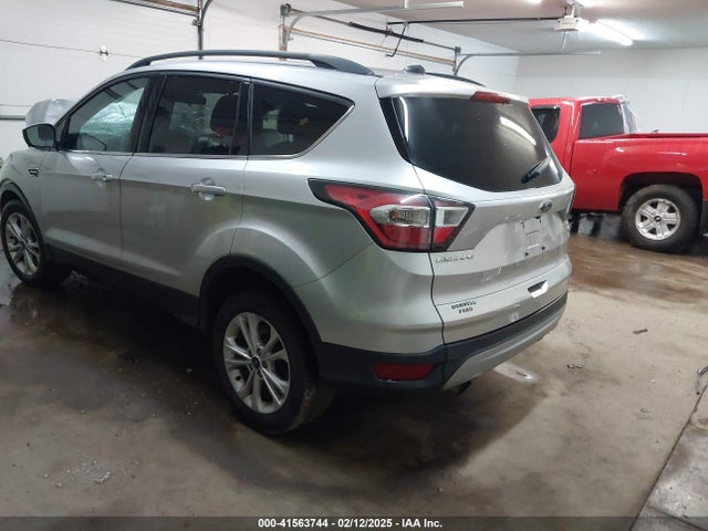1FMCU9GDXHUA83838 Ford ESCAPE SE