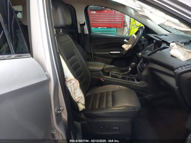 1FMCU9GDXHUA83838 Ford ESCAPE SE