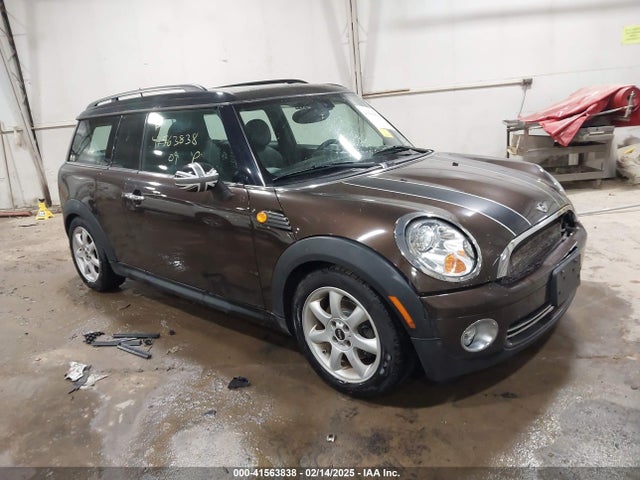 2009 MINI COOPER CLUBMAN WMWML33589TX35237 Photo 0