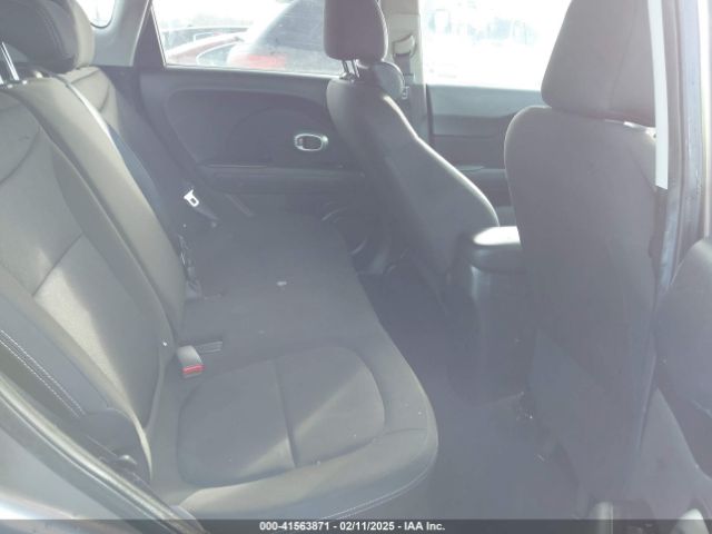 KNDJN2A20J7570249 KIA Soul !