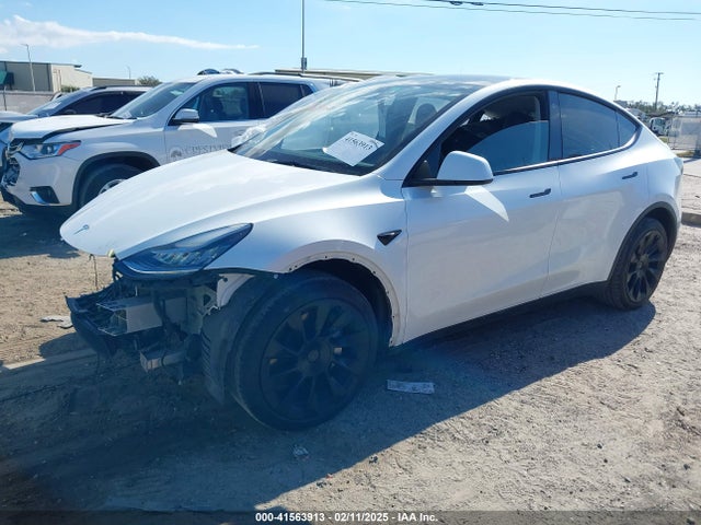 2023 TESLA MODEL Y 7SAYGDEE2PA070217 Photo 1