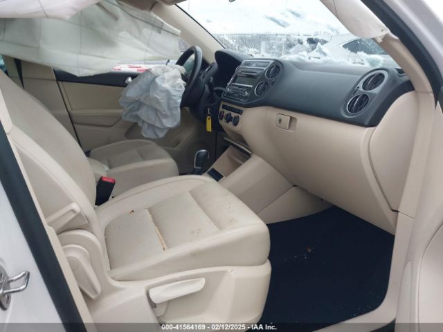 WVGBV3AX4EW529023 Volkswagen TIGUAN SE