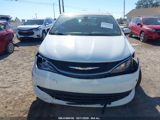 2C4RC1CG5JR101748 Chrysler Pacifica Lx