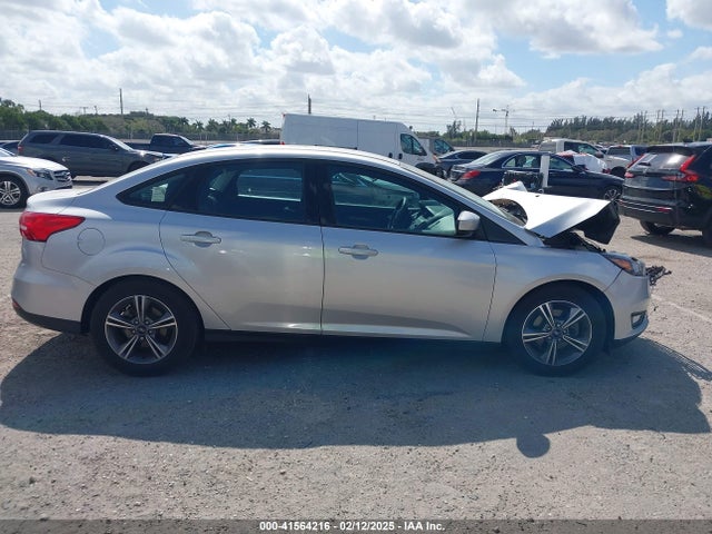 Ford FOCUS SE 2018 1FADP3FE3JL220529 Image 13