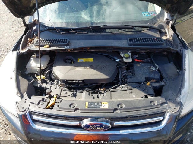 1FMCU9JXXFUB67531 Ford Escape Titanium