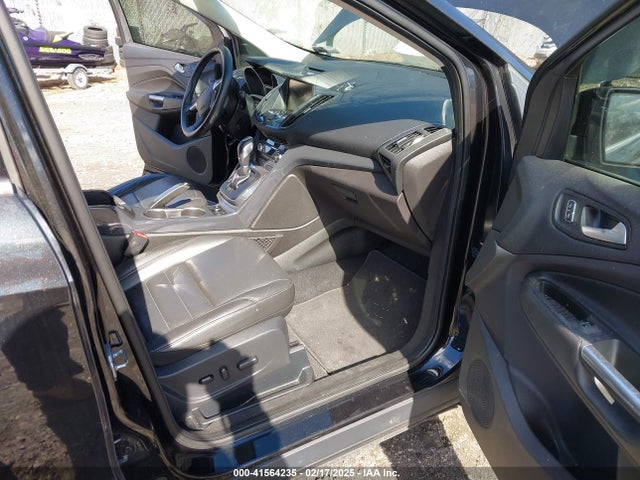 1FMCU9JXXFUB67531 Ford Escape Titanium