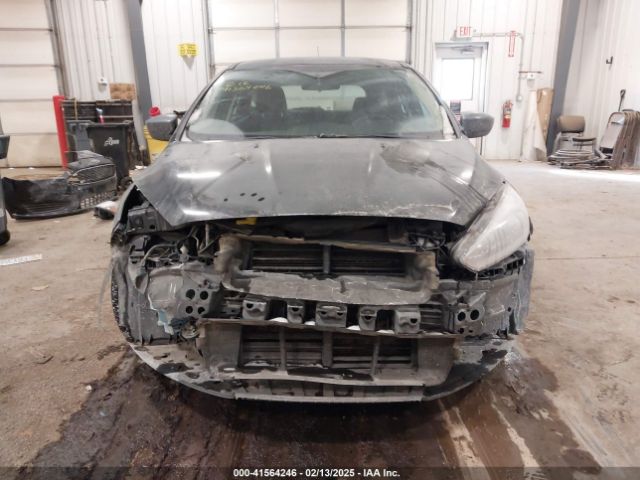 1FADP3K28JL315969 Ford FOCUS SE