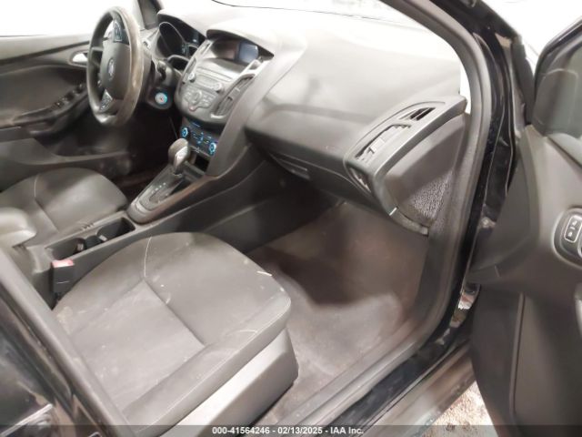 1FADP3K28JL315969 Ford FOCUS SE