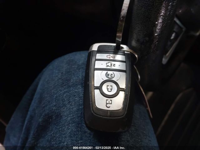 3FA6P0CD2KR260770 Ford FUSION SEL