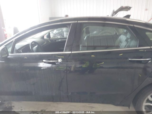 3FA6P0CD2KR260770 Ford FUSION SEL