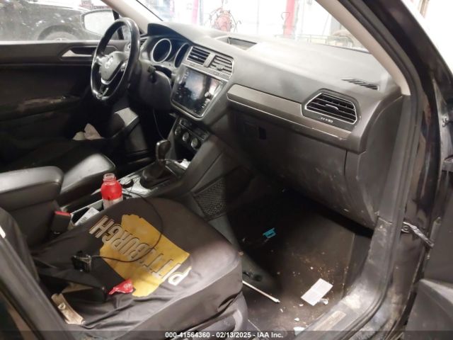 3VV2B7AX3KM017948 Volkswagen Tiguan 2.0t Se/2.0t Sel/2.0t Sel R-line/2.0t Sel R-line Black