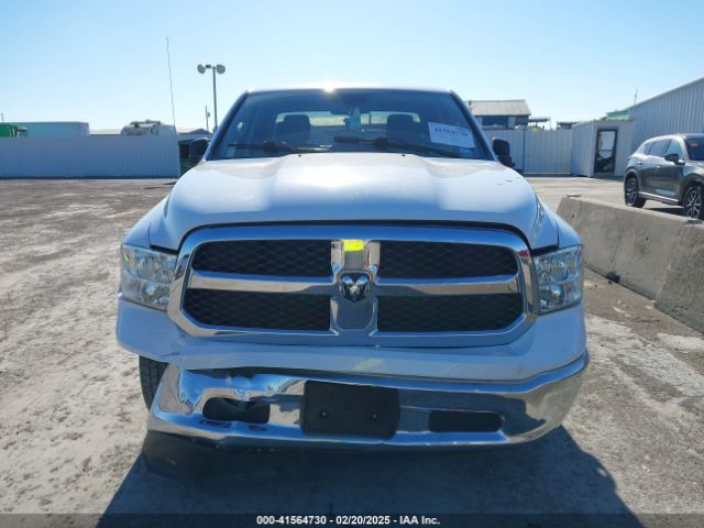 1C6RR6FT6KS699876 RAM 1500 Classic Tradesman  4x2 6'4 Box