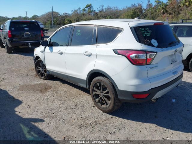 1FMCU9GD3HUD52181 Ford ESCAPE SE