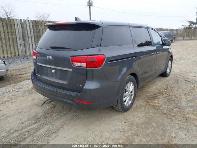 KIA SEDONA LX 2017 KNDMB5C15H6232860 Image 4