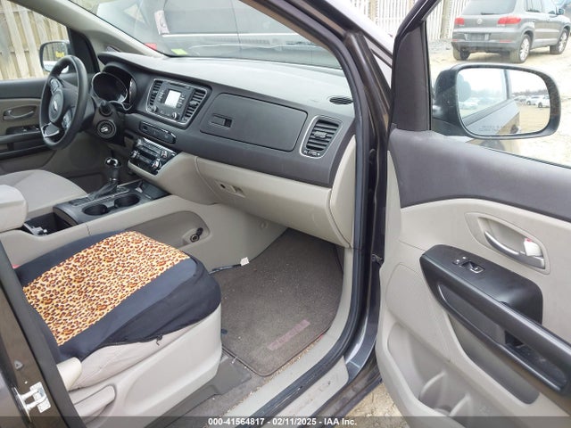 KIA SEDONA LX 2017 KNDMB5C15H6232860 Image 5