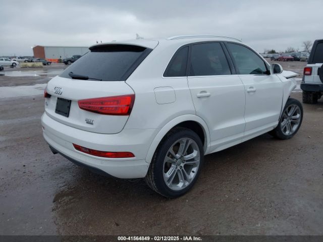 WA1JCCFS7HR002948 Audi Q3 2.0t Premium