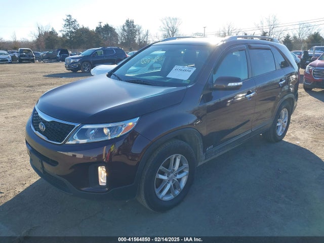 KIA SORENTO LX 2014 5XYKTCA62EG456300 Image 2