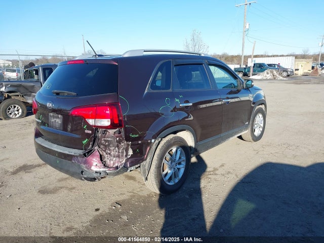 KIA SORENTO LX 2014 5XYKTCA62EG456300 Image 4