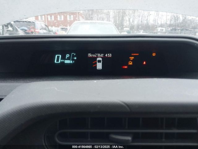 JTDKDTB30E1075174 Toyota Prius C One