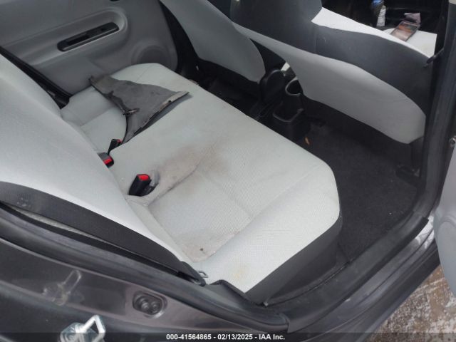 JTDKDTB30E1075174 Toyota Prius C One