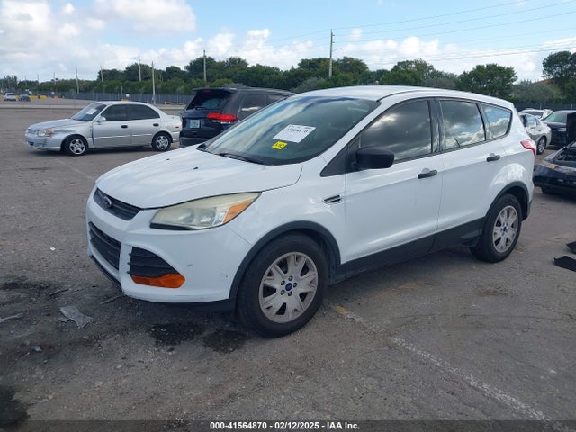 Ford ESCAPE S 2015 1FMCU0F72FUB64045 Image 2