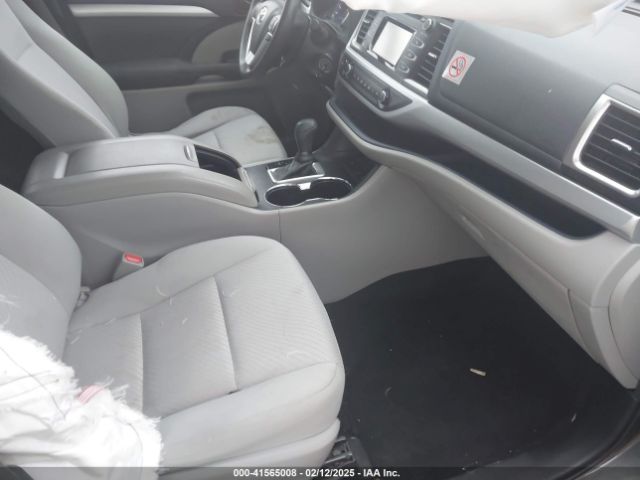 5TDBZRFH0JS891423 Toyota Highlander Le