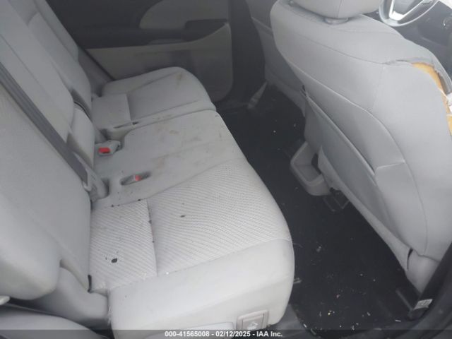 5TDBZRFH0JS891423 Toyota Highlander Le