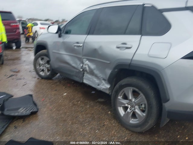 2T3RWRFV9RW243490 Toyota Rav4 Hybrid Xle
