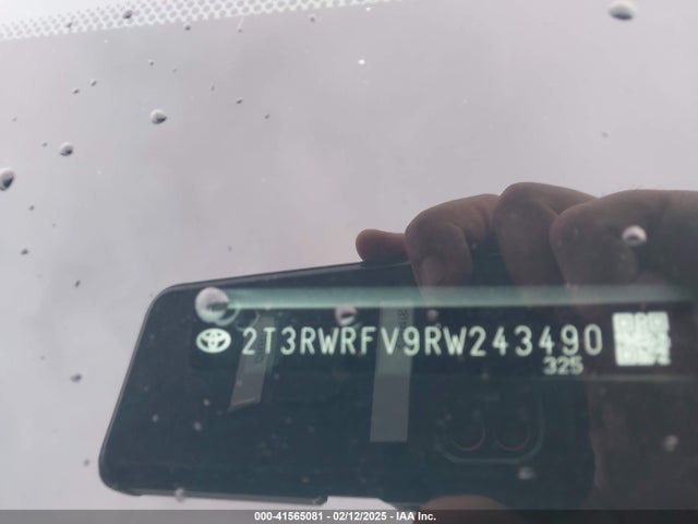 2T3RWRFV9RW243490 Toyota Rav4 Hybrid Xle