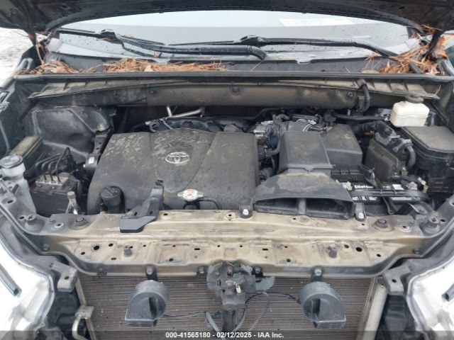 5TDKZRFH7JS547569 Toyota Highlander Xle