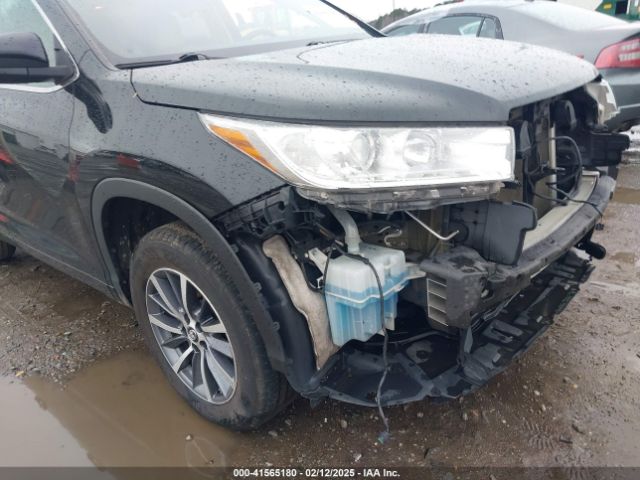 5TDKZRFH7JS547569 Toyota Highlander Xle