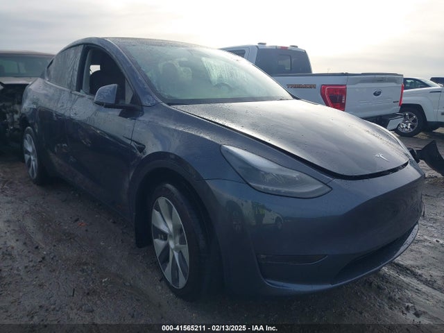 2023 TESLA MODEL Y 7SAYGDEE6PF596126 Photo 0