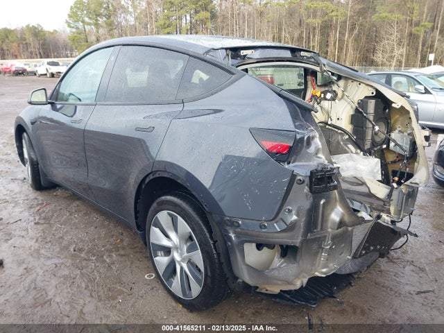 2023 TESLA MODEL Y 7SAYGDEE6PF596126 Photo 2