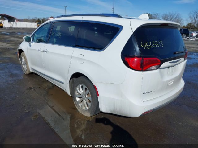 2019 CHRYSLER PACIFICA 2C4RC1BG3KR561168 Photo 2