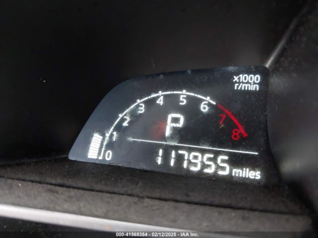 3MYDLBYV6KY528625 Toyota YARIS L