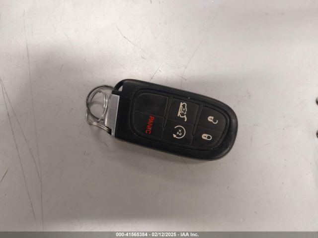 1C4PJLJS6GW338975 Jeep Cherokee Overland