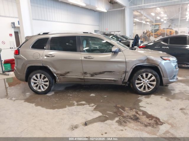 1C4PJLJS6GW338975 Jeep Cherokee Overland