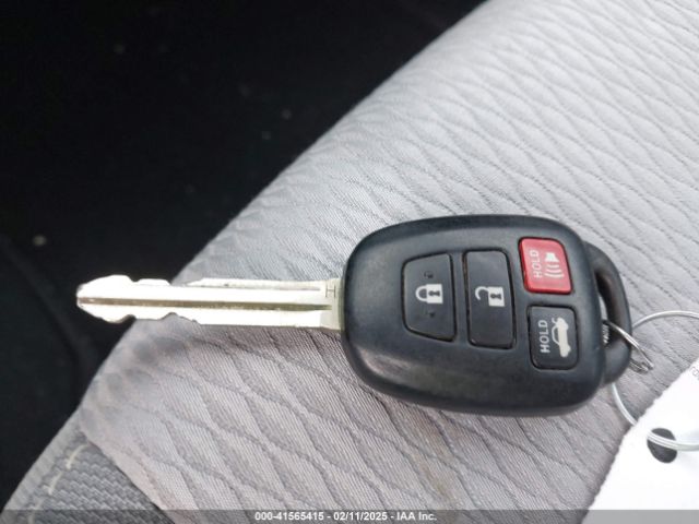 5YFBURHEXEP070555 Toyota COROLLA LE