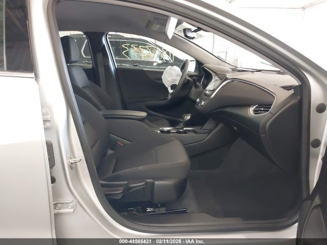 1G1ZD5ST2NF145070 Chevrolet Malibu Fwd Lt